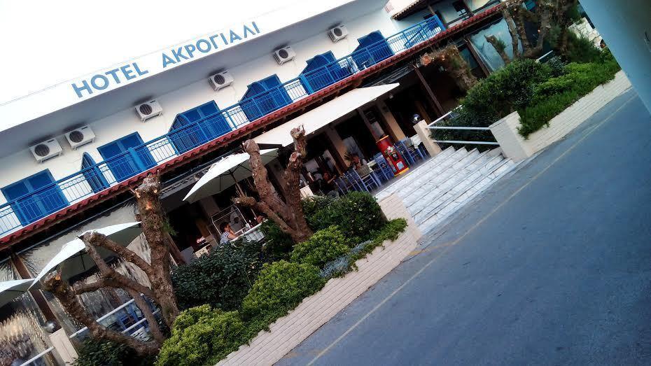 Akrogiali Kyparissia Buitenkant foto