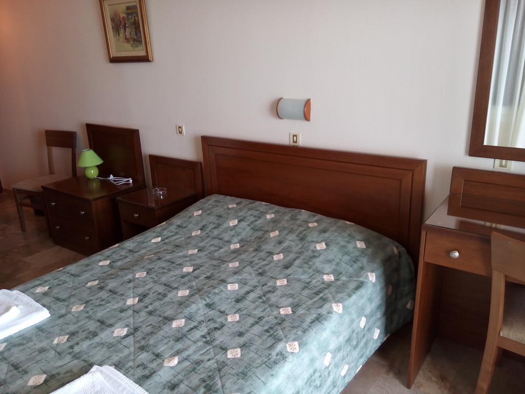 Akrogiali Kyparissia Kamer foto